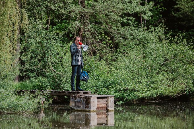 Snímek z natáčení Chatařů.