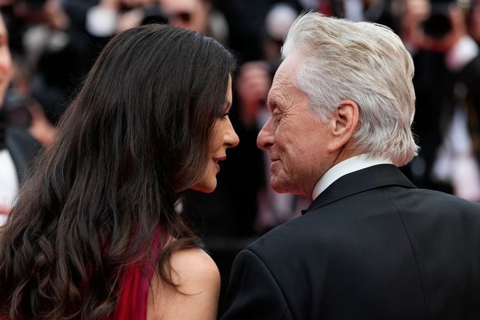 Herec Michael Douglas s manželkou, herečkou Catherine Zeta-Jones.