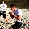 Kondiční boxerský trénink v písku - Daniel Táborský a Václav Pejsar