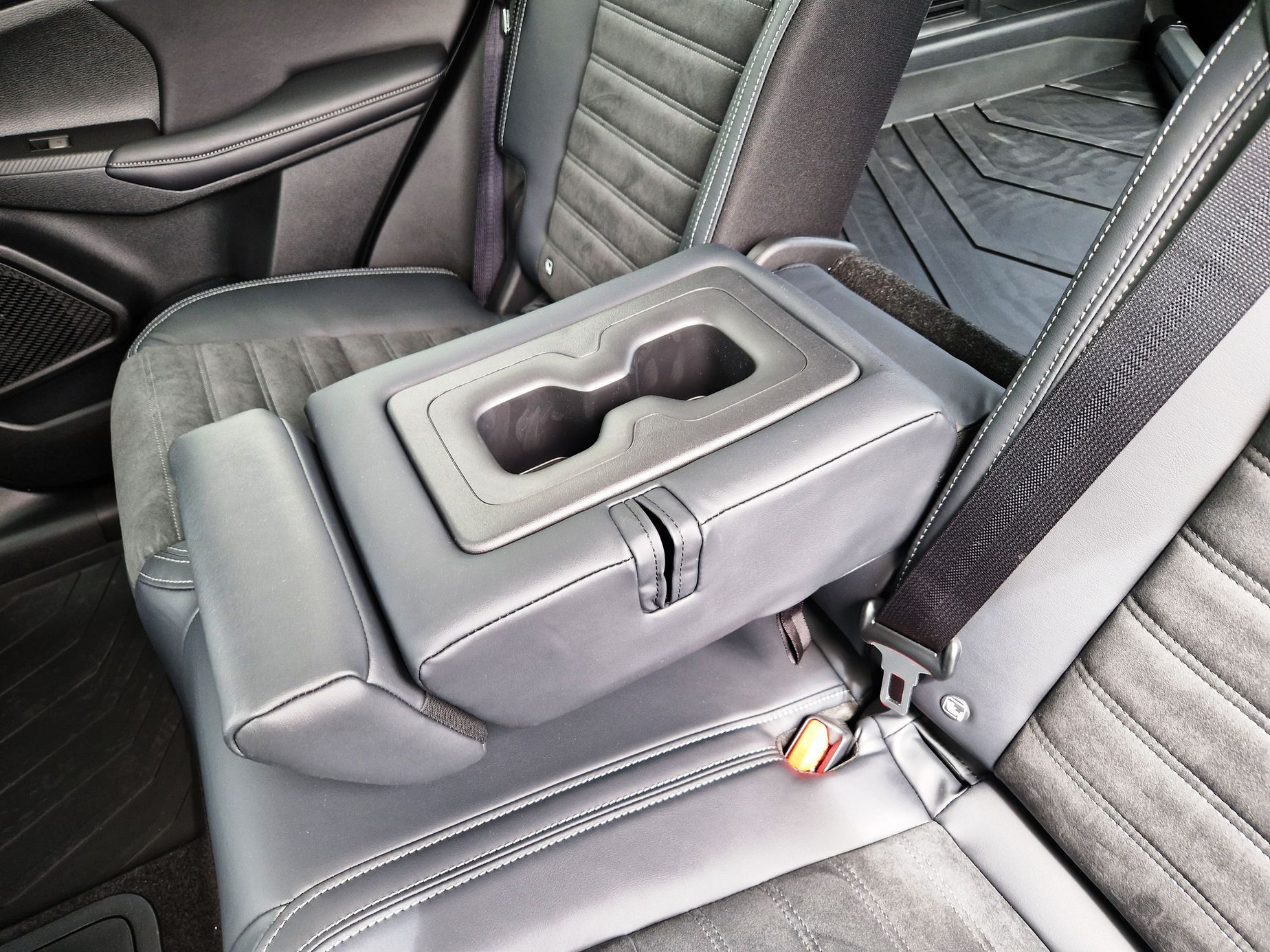 Mitsubishi Outlander PHEV test