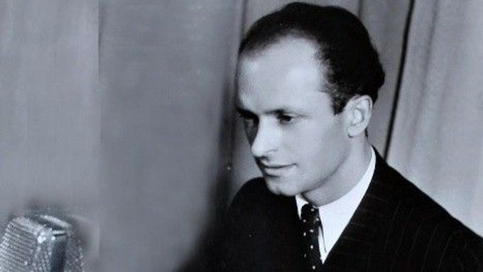 Zdeněk Mančal pracoval v rozhlase od roku 1940, jako bývalý voják prováděl i odbojovou činnost. Jeho hrdinství během války a povstání mu ale uškodilo - komunisté potřebovali vyprávět jiný příběh.