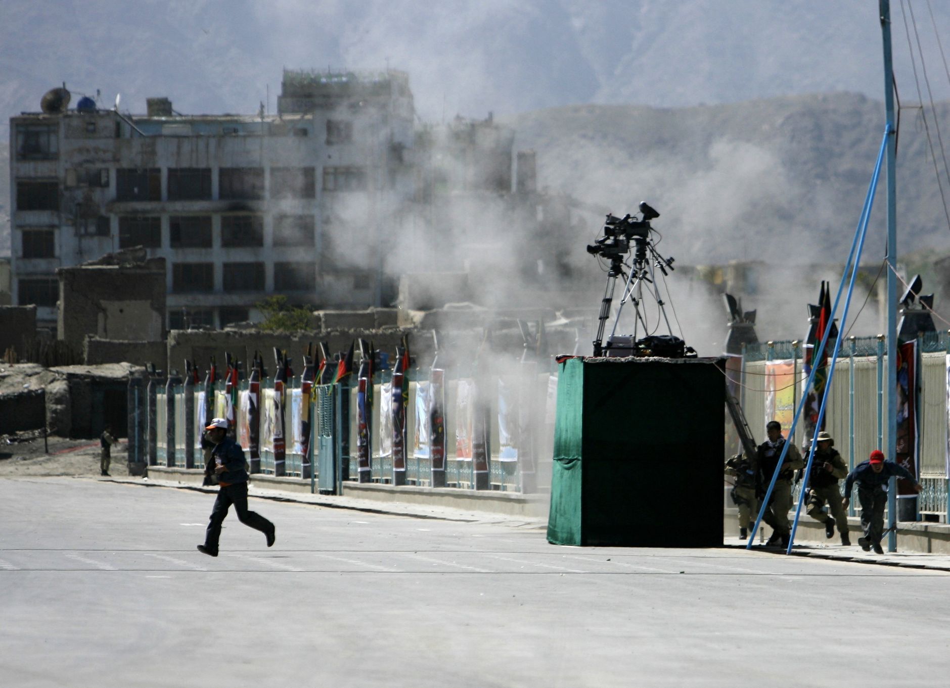 Taliban zaútočil na afghánského prezidenta Karzáího