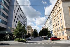 Život v Česku vyjde draho, ukazuje srovnání zemí. Nejvyšší náklady mají Pražané