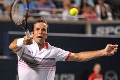 Štěpánek po zranění zad v Tokiu odstoupil, vzdal i čtyřhru. Teď spoléhá na kouzla profesora Koláře