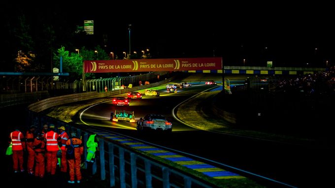 Kouzlo nočního Le Mans ani příští rok neochutnají aktivní piloti F1, které bude ve stejném termínu čekat závod v Baku.
