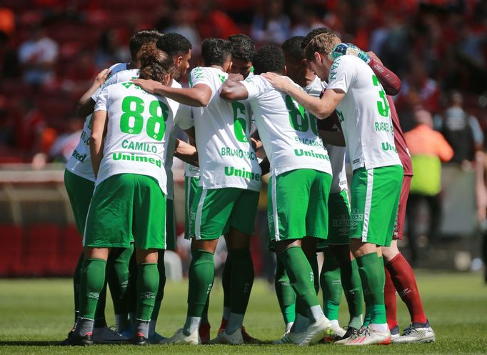 Fotbalisté Chapecoense před utkáním brazilské ligy