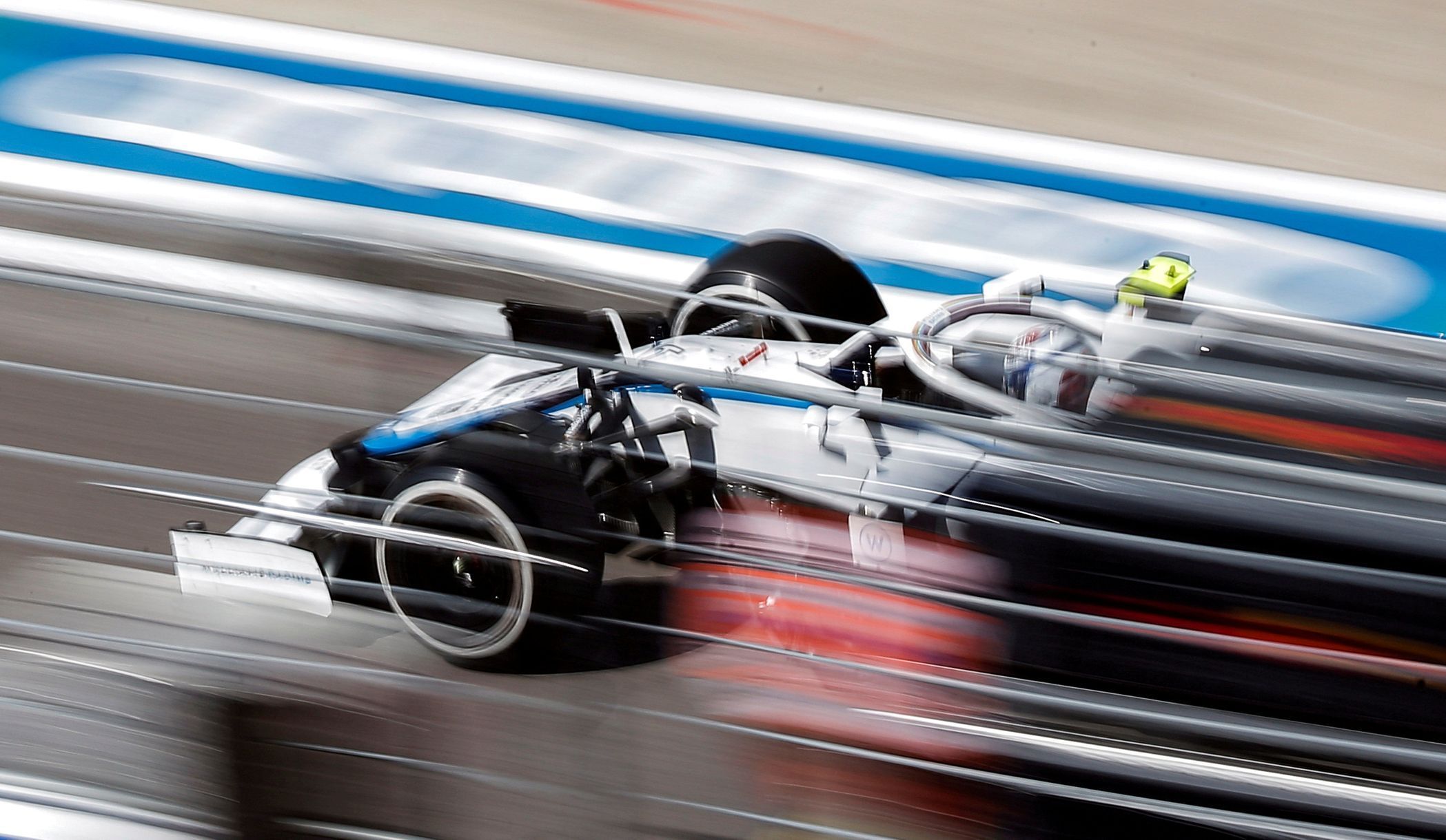 Nejhezčí fotky Reuters 2020 - Pilot Williamsu Nicholas Latifi během Velké ceny Ruska formule 1