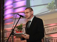 Odpovědný leader roku 2012 se jmenuje Miloslav Hlavsa a je ředitelem orlickoústeckého družstva Konzum.