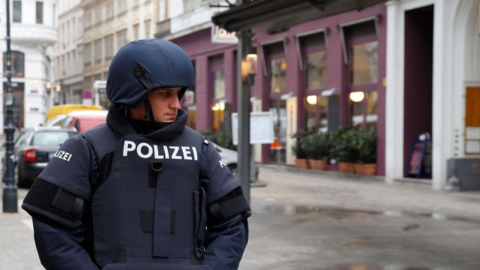 Rakouská policie na místě činu.