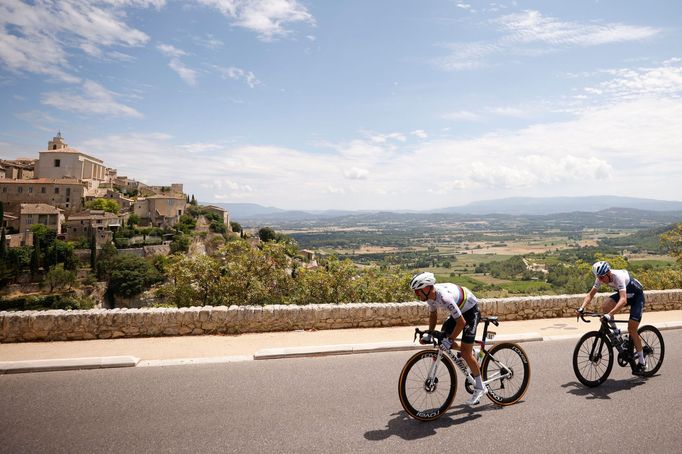 11. etapa Tour de France 2021: Cyklisté v oblasti Provence.