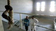 Za vlády iráckého prezidenta Husajna se vězení přezdívalo mučicí centrála. Nezisková organizace Amnesty International ho popsala jako místo týrání a hromadných poprav.