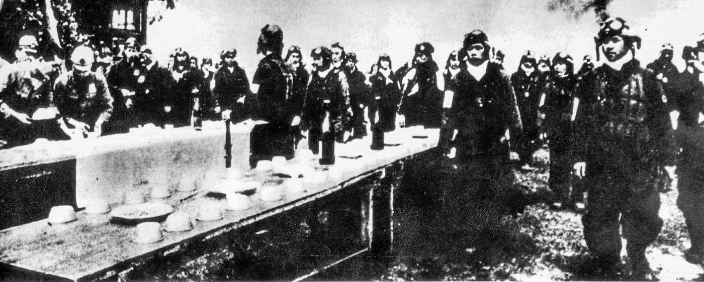 Kamikadze, pilot, piloti, sebevražedný oddíl, válka, Japonsko, historie, Zahraničí