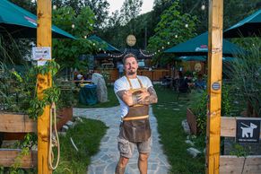 Fantastická čtyřka a sladká tečka. Bistro se zahradou má atmosféru, co se nedá koupit