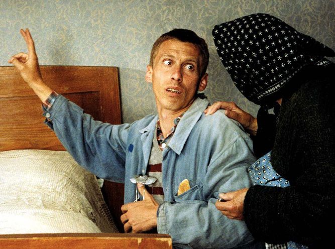 János Bán jako Otík v komedii Vesničko má středisková. | Foto: Česká televize