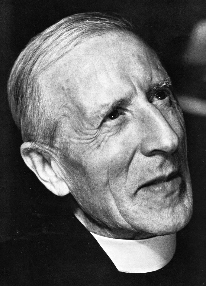 Jezuita a filozof Pierre Teilhard de Chardin v roce 1947.