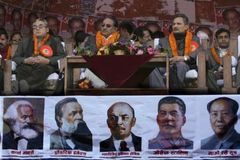 Nepálští maoisté jsou ve vládě.Skončí král na šibenici?