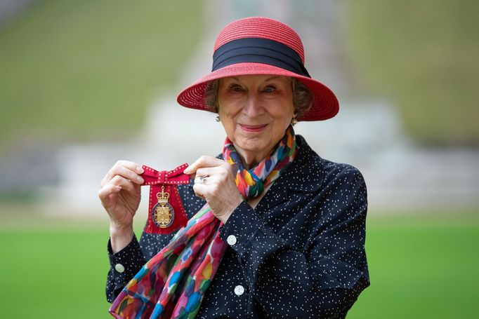 Margaret Atwoodová v roce 2019 na hradě Windsor.