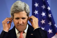 Kerry odletěl do Pákistánu jednat o dronech