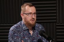 Mozek se u porna "přepálí". Generace třicátníků kvůli tomu nemá vztah, říká Lupton