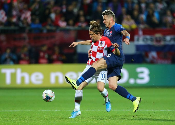 Soccer Football - Euro 2020 Qualifier - Group E - Croatia v Slovakia - HNK Rijeka Stadium, Rijeka, Croatia - November 16, 2019  Croatia's Luka Modric in action with Slova