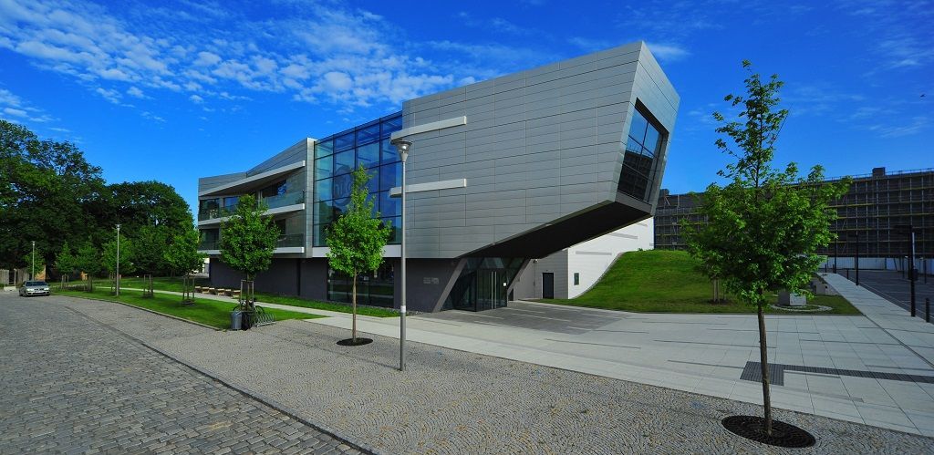 HiLASE – laserové centrum v Dolních Břežanech