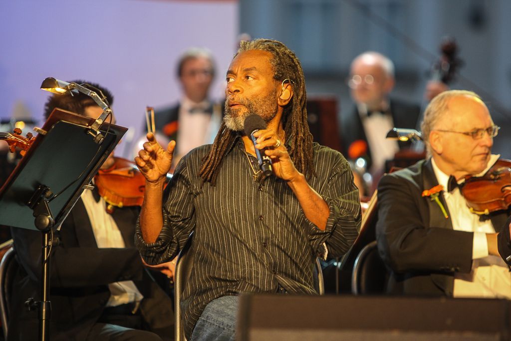 Česká fiharmonie a Bobby McFerrin na Staroměstském náměstí