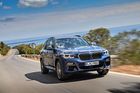 Co se týče zařazení, to pro BMW X3 nové generace zůstává stejné. Auto sice trochu povyrostlo, ale třeba v kufrové prostornosti nabízí totéž, co jeho jeho druhá generace.