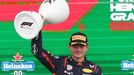 Pilot Red Bullu Max Verstappen slaví triumf ve VC Nizozemska formule 1 2023