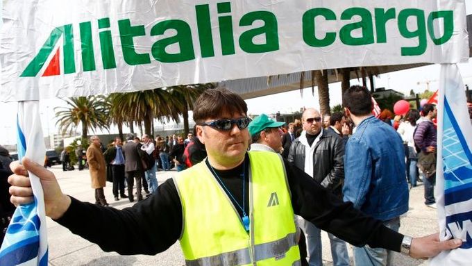 Stávka odborářů v Alitalii začala ve středu v poledne. Trvat má čtyři hodiny.
