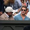Guy Ritchie a Brad Pitt na finále Wimbledonu 2023 Djokovič - Alcaraz