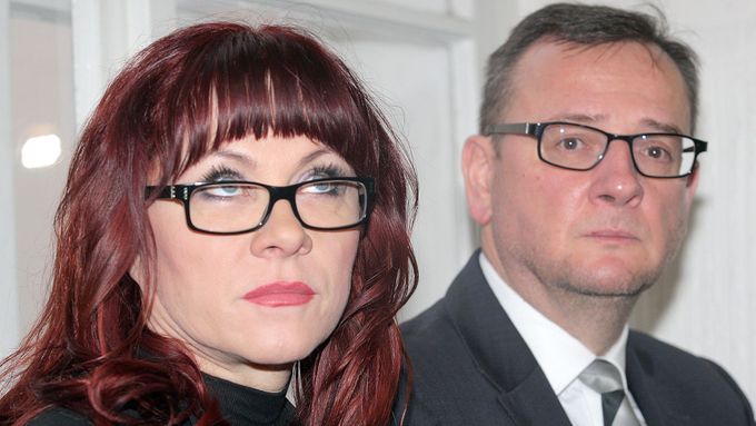 Dva klíčoví aktéři: Jana Nečasová a její muž, Petr Nečas, bývalý premiér, k němuž tajné zprávy BIS směřovaly.
