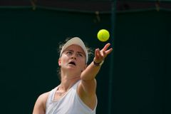 Další tři Češky jdou ve Wimbledonu dál, vypadly Kristýna Plíšková i Vondroušová