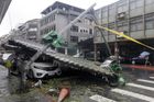 Japonsko pustoší tajfun. Nejméně šest lidí zemřelo, 700 letů je zrušených