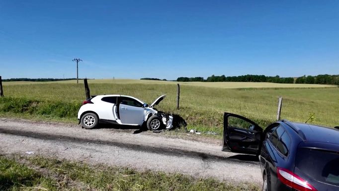 Vozidla, která se minulý týden srazila u obce Wlosty v Polsku. V jednom byl šampion rallye Sébastian Ogier, ve druhém muž, který šest dní po srážce zemřel