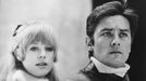 Alain Delon a Marianne Faithfull ve filmu Dívka na motocyklu z roku 1968.