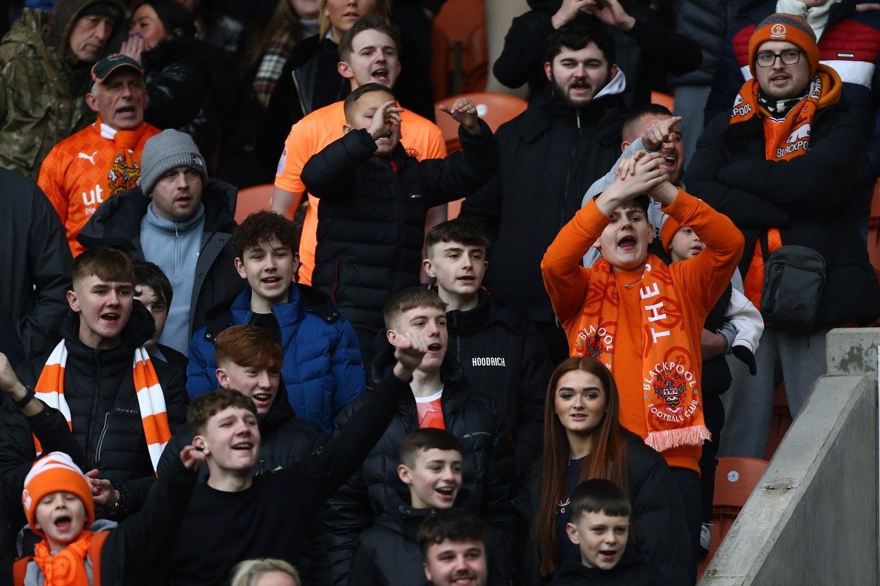 Fanoušci Blackpoolu při zápase s Burnley