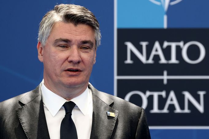 Chorvatský prezident Zoran Milanović při jednání NATO