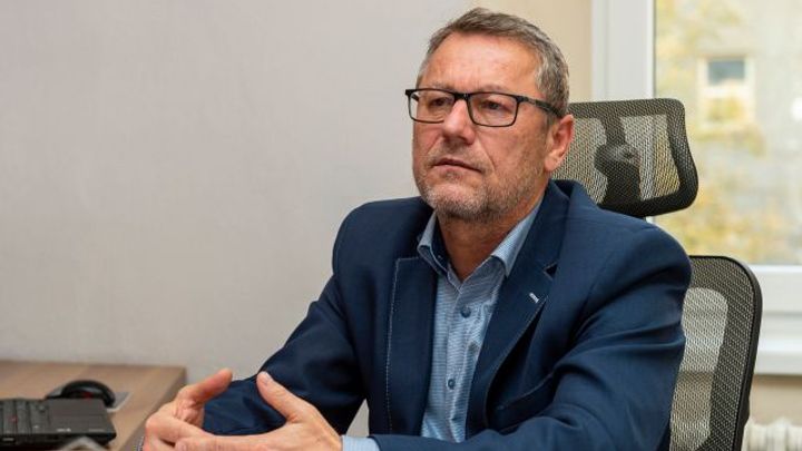 Starosta Varnsdorfu musí kvůli pronájmu radarů do vazby, rozhodl soud