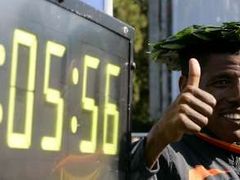 Etiopský běžec Haile Gebrselassie zaostal na Berlínském maratonu jen 61 sekund za světovým rekordem.