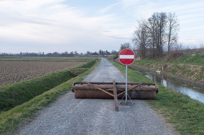 Severní Itálie s 16 miliony obyvatel je kvůli šíření nového koronaviru v karanténě.