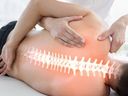 Rolfing pomůže hlavně s bolestmi zad a šíje. Jak funguje a pro koho je vhodný?