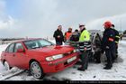 Namrzlý sníh zaskočil řidiče, dálnici D1 na Vysočině blokovaly hromadné nehody