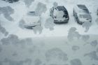 Mráz zdolal stoleté rekordy, sníh zavřel silnice