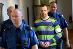 Výjimečný trest pro Kramného platí, za vraždu manželky a dcery jde na 28 let do vězení