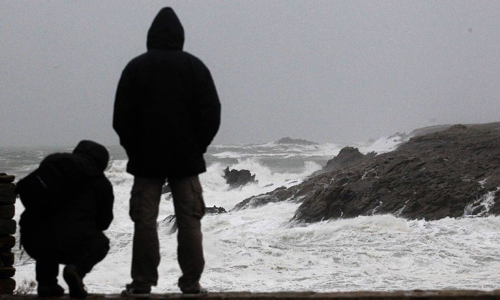 Bouře na březích města Quiberon
