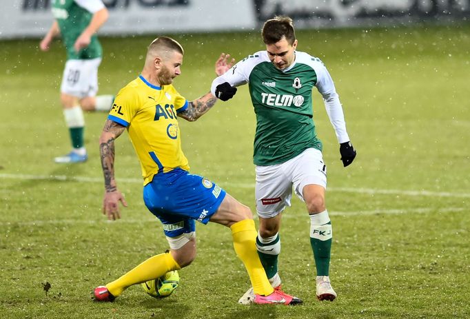 15. kolo fotbalové Fortuna:Ligy, Teplice - Jablonec: Domácí Ondřej Mazuch a Jakub Považanec z Jablonce.