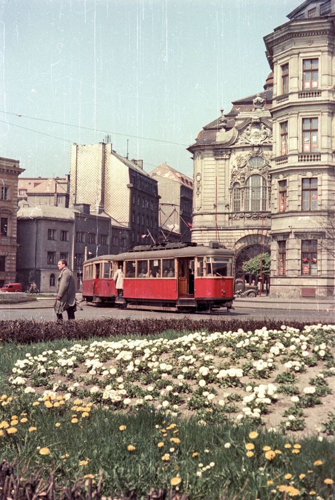 Tramvaj na Náměstí Ľudovíta Štúra v Bratislava v roce 1959