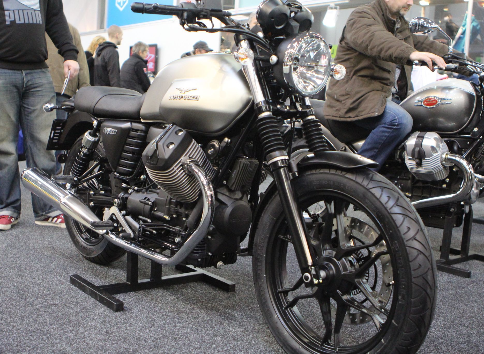 Moto Guzi V7 Stone