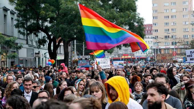Bratislavou prošel pochod za odsouzení násilí vůči LGBT+.