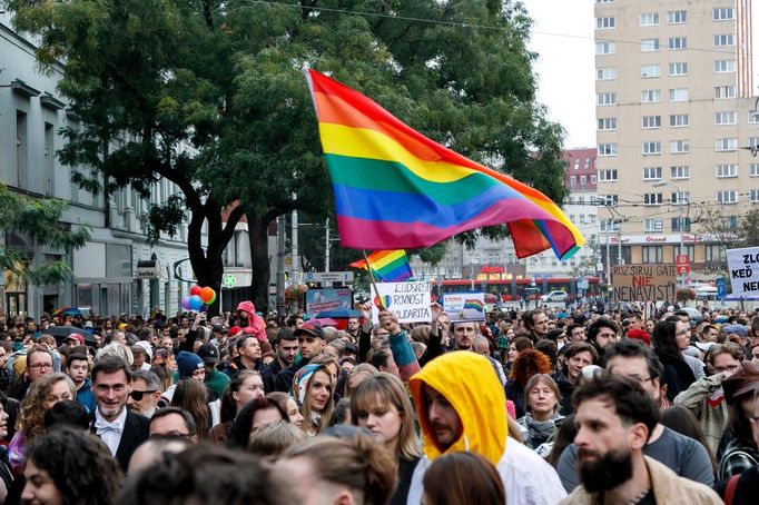 Bratislavou prošel pochod za odsouzení násilí vůči LGBT+.